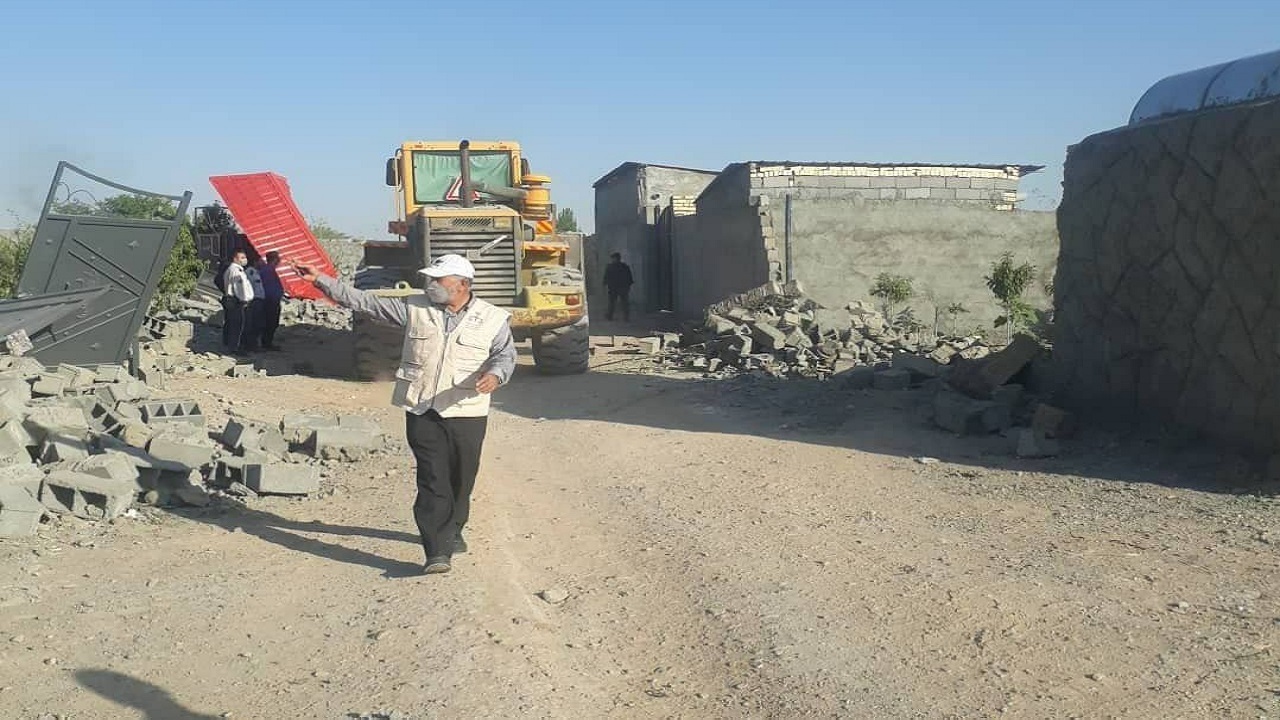 بازگشت اراضی کشاورزی به حال سابق در گوارشک مشهد