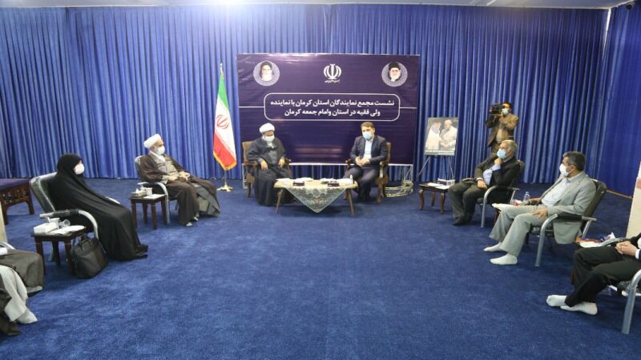 تأکید امام جمعه کرمان بر استفاده از فرصت‌ها برای خدمت بیشتر به مردم