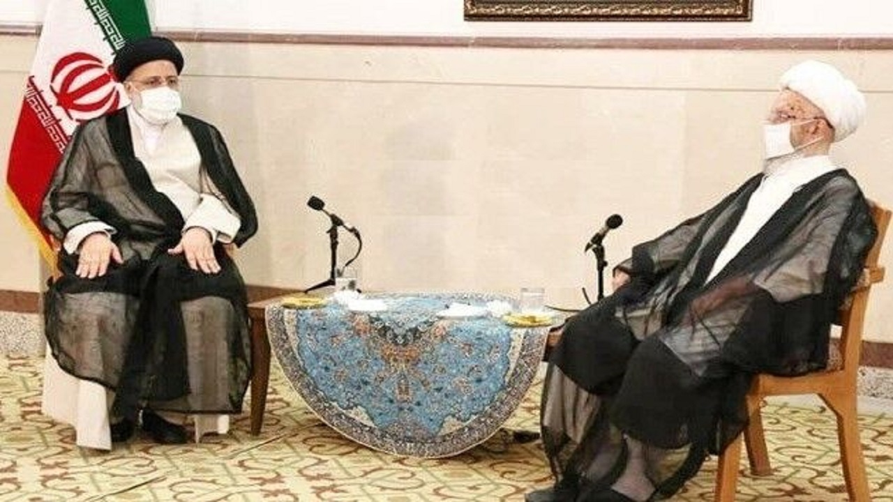 رئیس‌جمهور منتخب با آیت‌الله مکارم شیرازی دیدار کرد