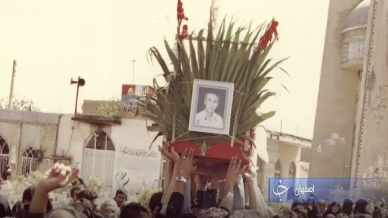 از تبار بزرگمردان کوچک