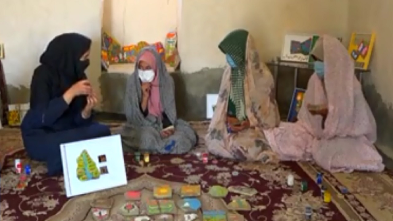 نمایش رویای کودکانه در همنشینی رنگ و سنگ
