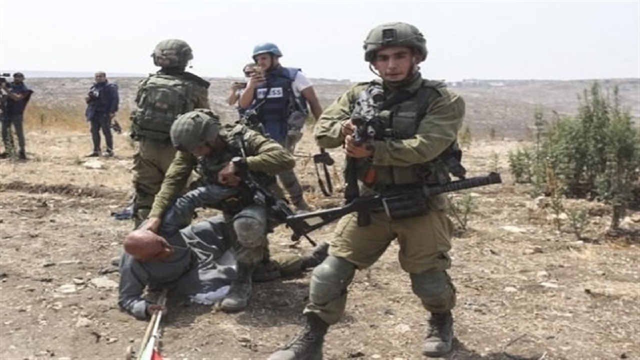 زخمی شدن ۲۱۰ فلسطینی در حملات نظامیان اشغالگر در کرانه باختری