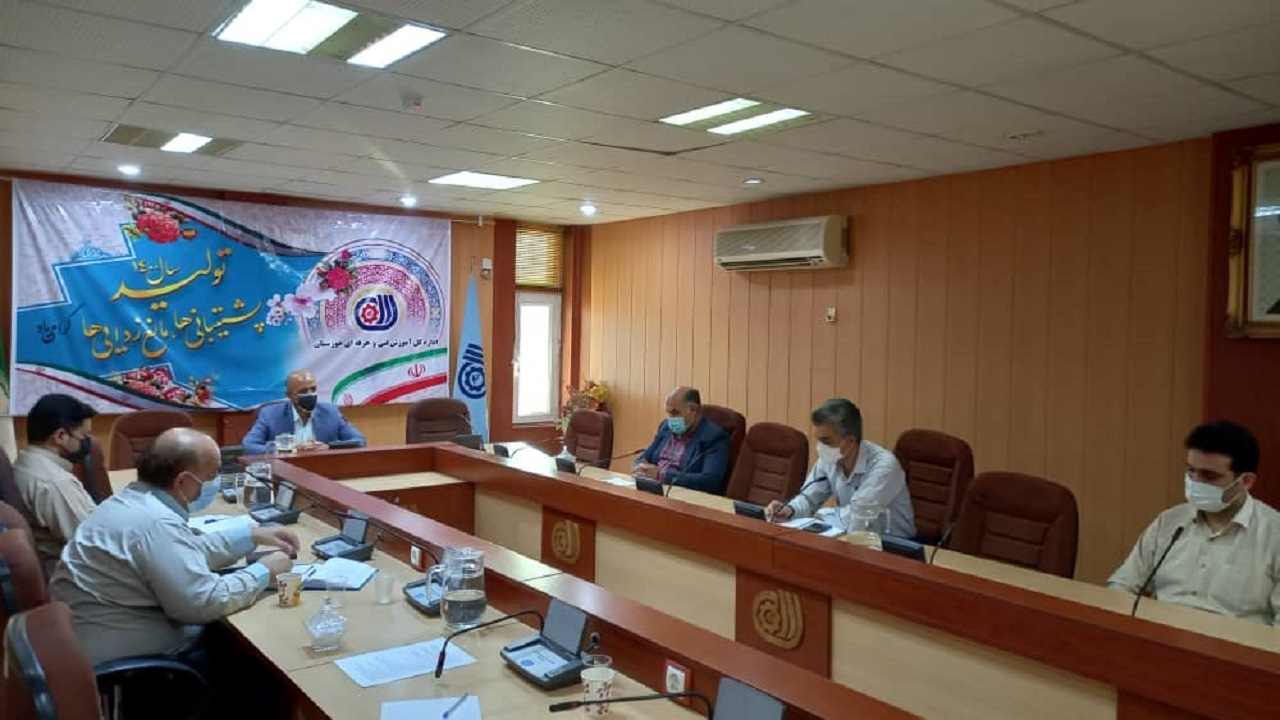 ترویج مهارت آموزی و کارآفرینی در خوزستان