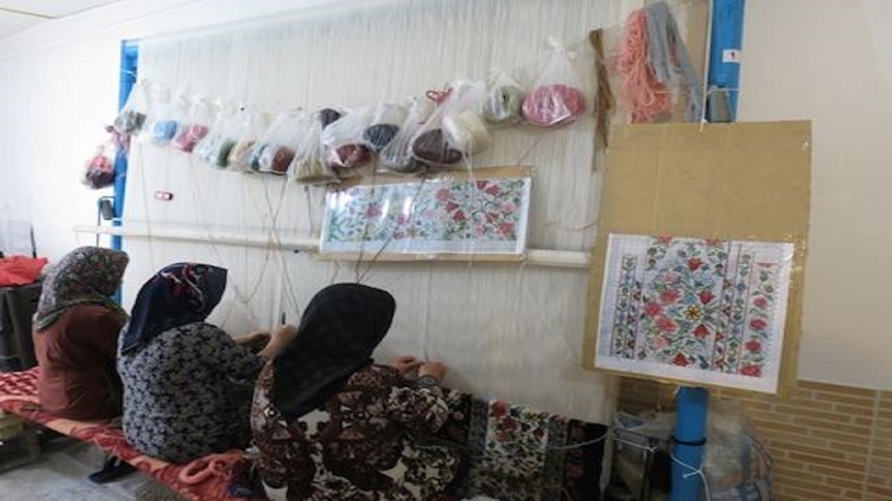 قالیبافان لالی حمایت می‌شوند