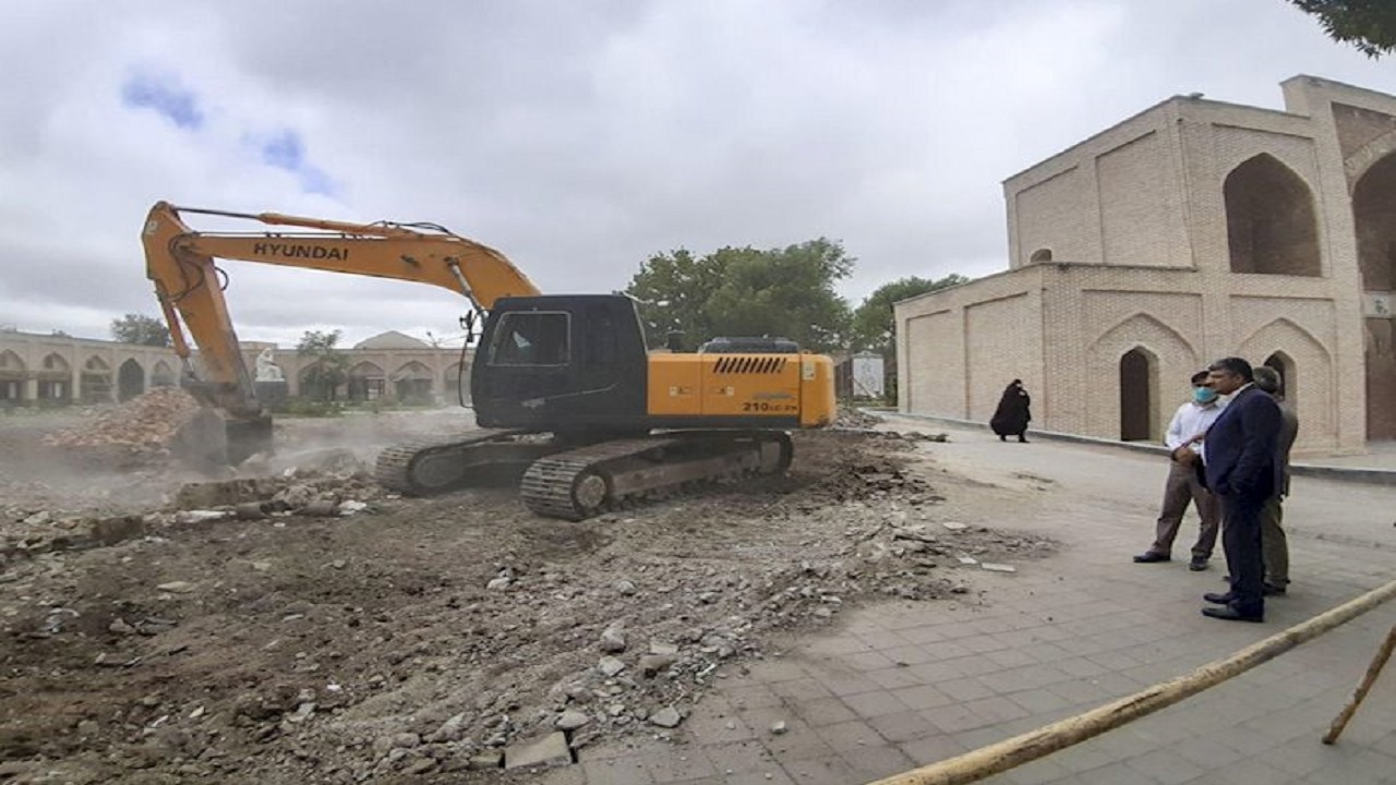 ضلع شمالی میدان عالی قاپو اردبیل ساماندهی می‌شود