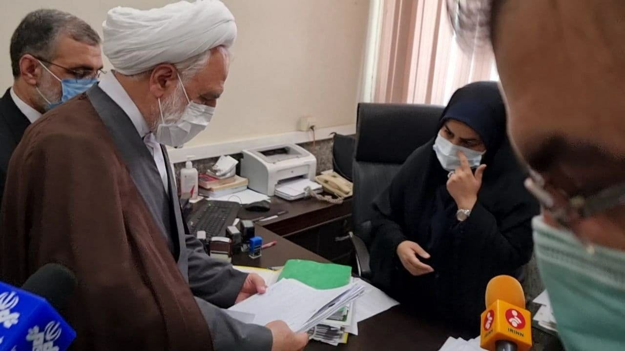 بازدید سرزده رئیس قوه قضائیه از دادگستری شهرستان قدس بازدید سرزده رئیس قوه قضائیه از دادگستری شهرستان قدس