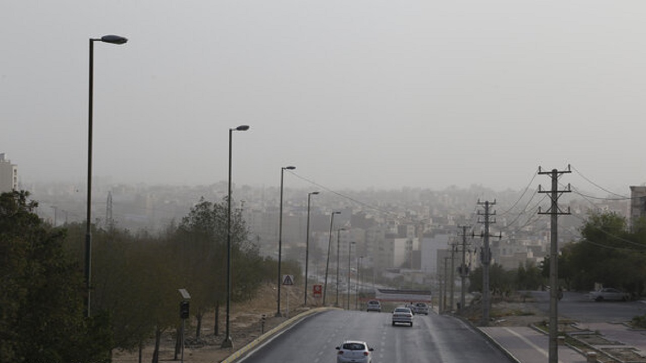 باد و گرد و خاک پدیده غالب اصفهان