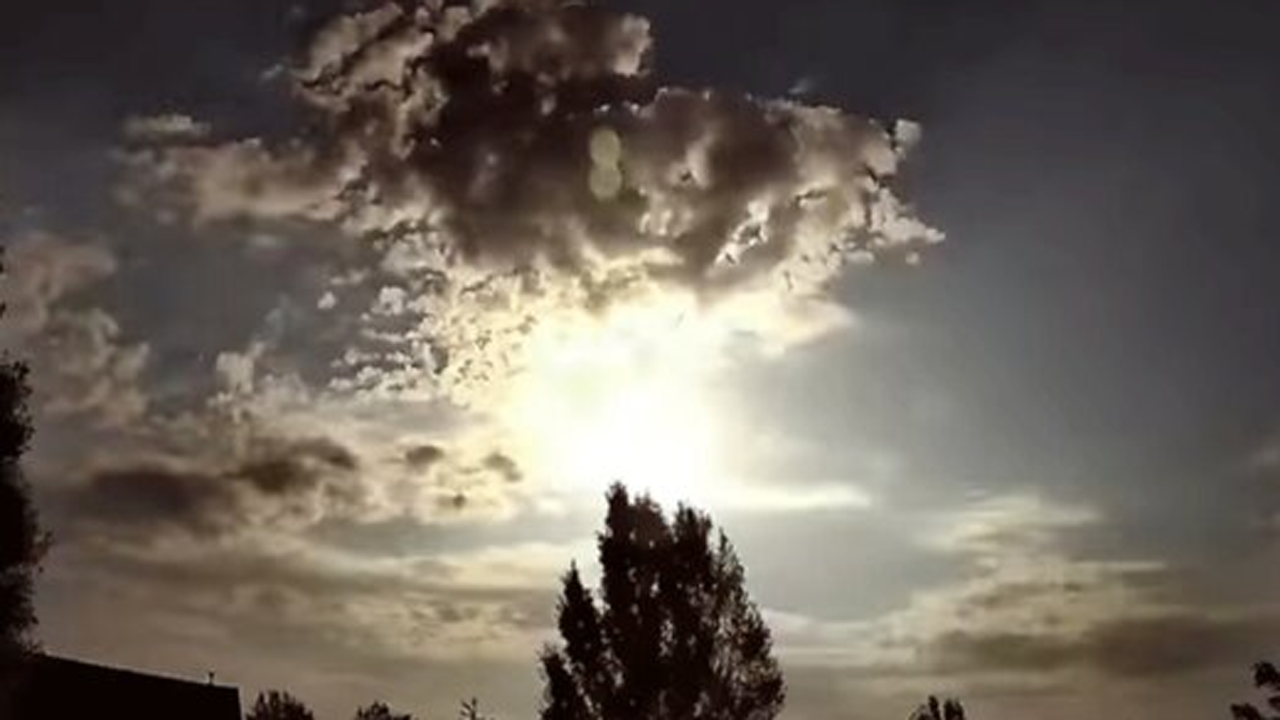 فیلمی از لحظه دیدنی عبور شهاب سنگ