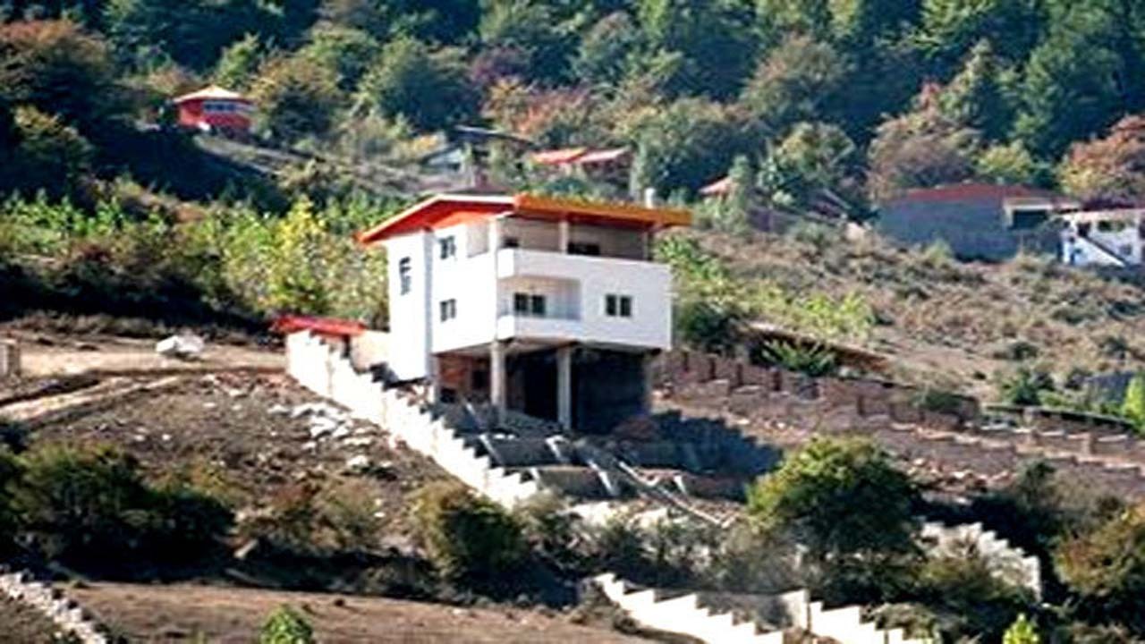 زمین‌خواری و کوه‌خواری در روستای دهکده