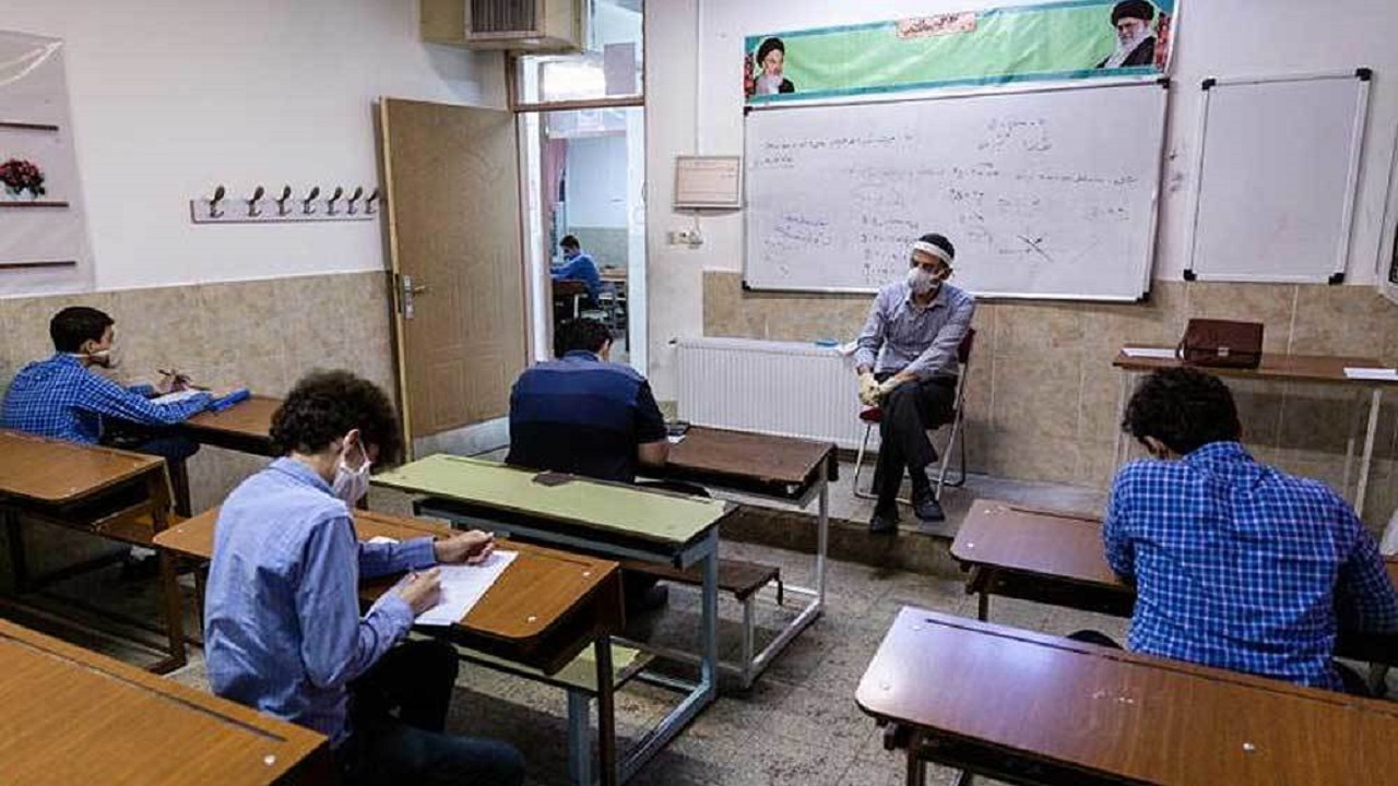 تقدیر وزیر بهداشت از وزارت آموزش‌وپرورش به سبب رعایت نکات بهداشتی در امتحانات نهایی