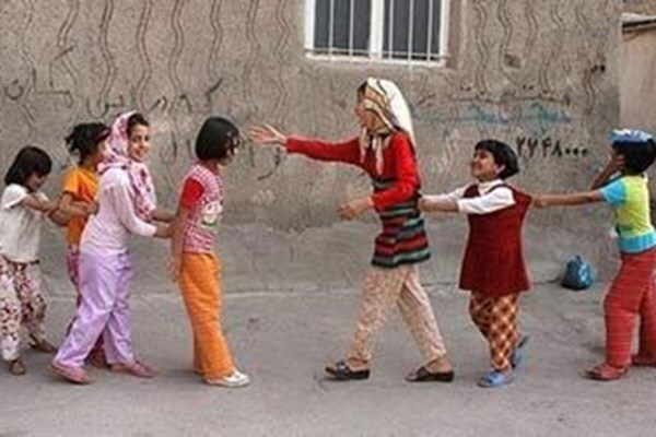 جای خالی بازی&zwnj;های سنتی در میان سرگرمی&zwnj;های کودکان/ &laquo;عمو زنجیرباف&raquo; نماد چه بود؟