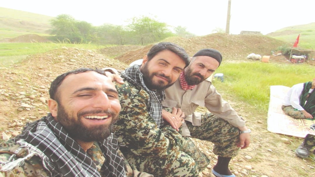 شهید مدافع حرمی که پشت بی‌سیم شهادتین گفت + تصاویر