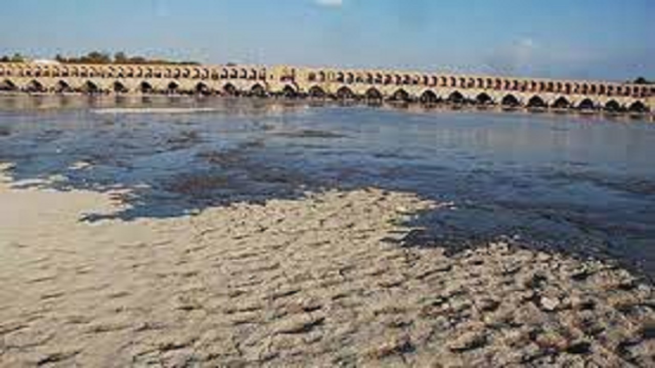 جاری شدن آب در رودخانه زاینده رود