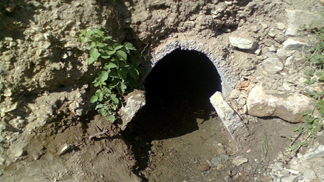 شش رشته از هفت رشته قنات سفیددشت خشک شده است