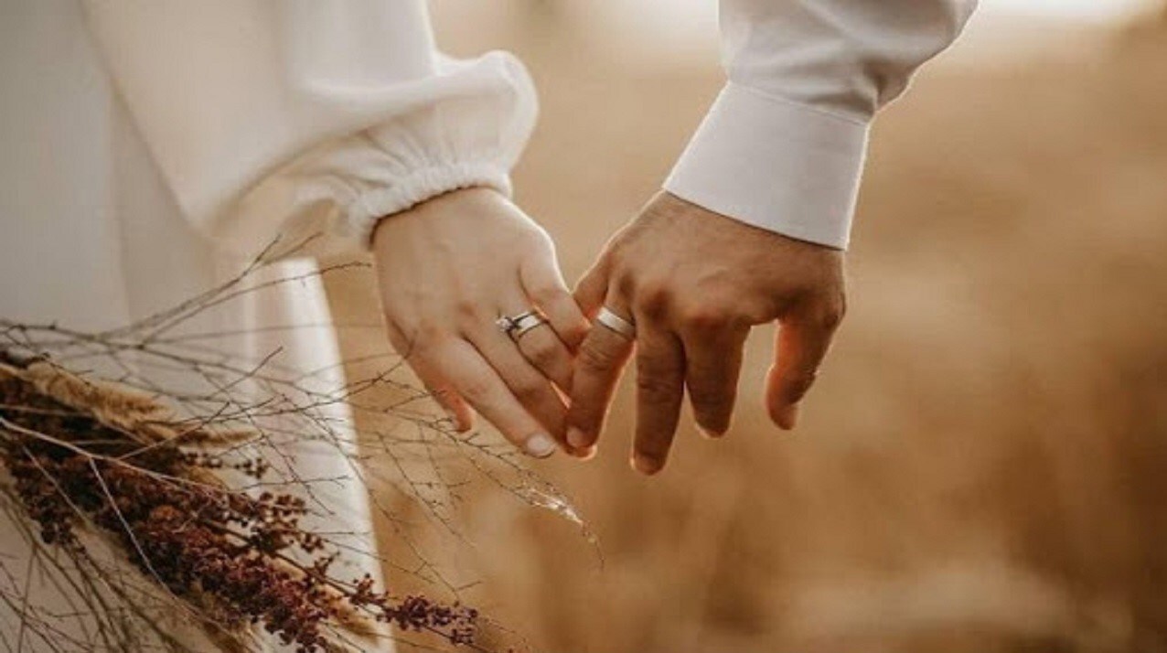 شمع خوشبختی در دل سختی ها روشن می&zwnj;شود/ عشق باشد و دیگر هیچ نباشد