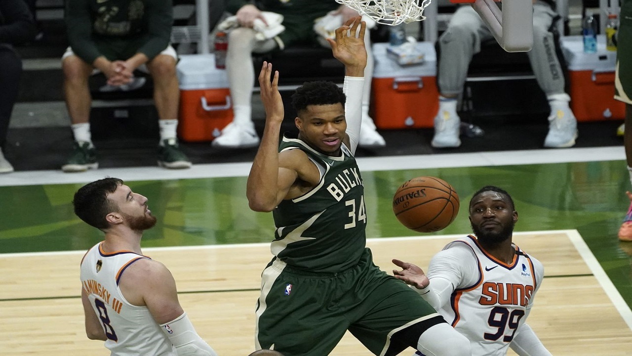 پلی آف لیگ بسکتبال NBA/ میلواکی ترمز فینیکس را کشید