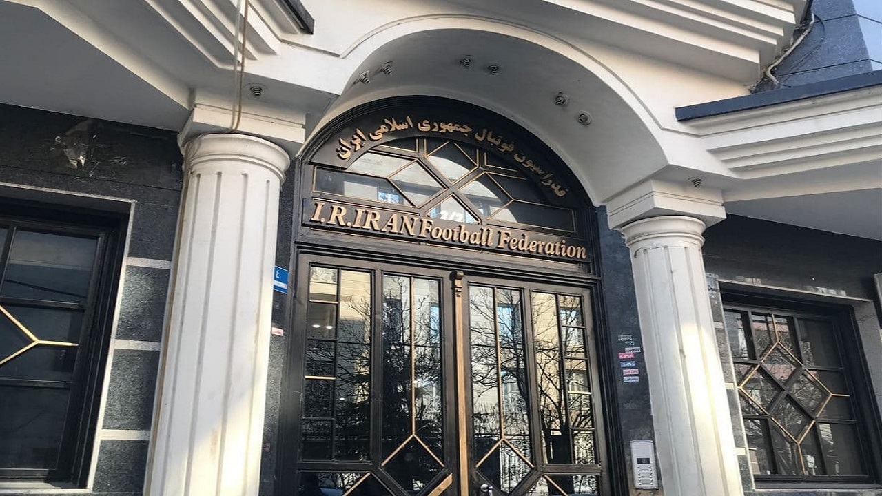 نایب رئیس فدراسیون فوتبال: شستا با ما مهربان تر باشد