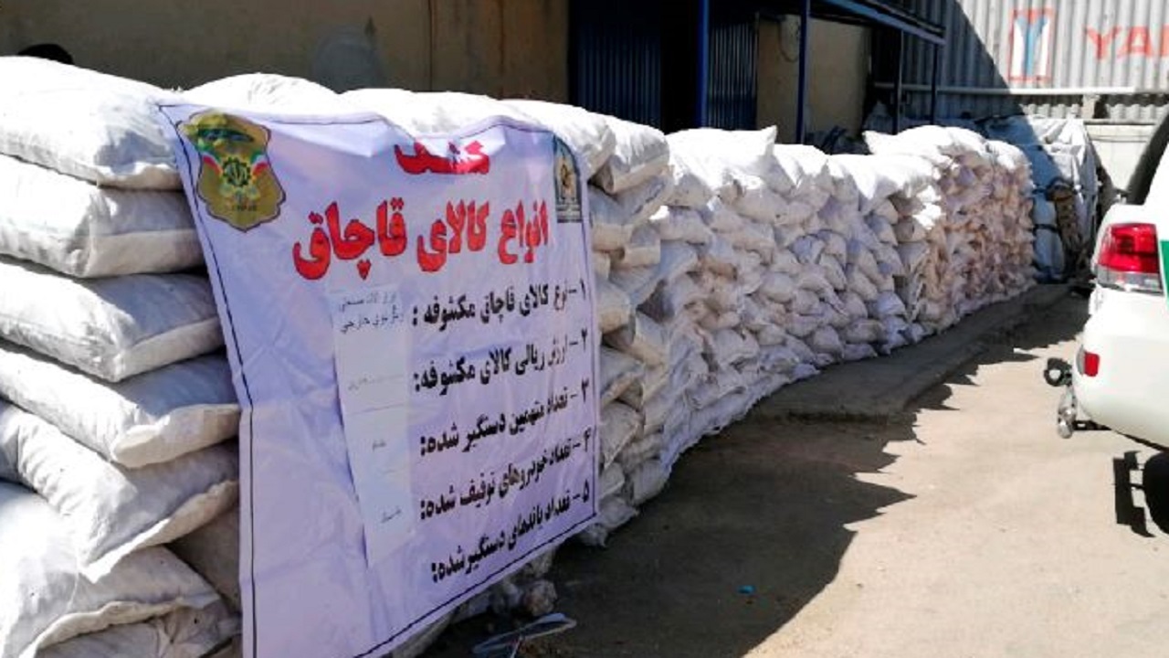 ۷۵۸ قلم کالای قاچاق از داشبورد یک کامیون کشف شد