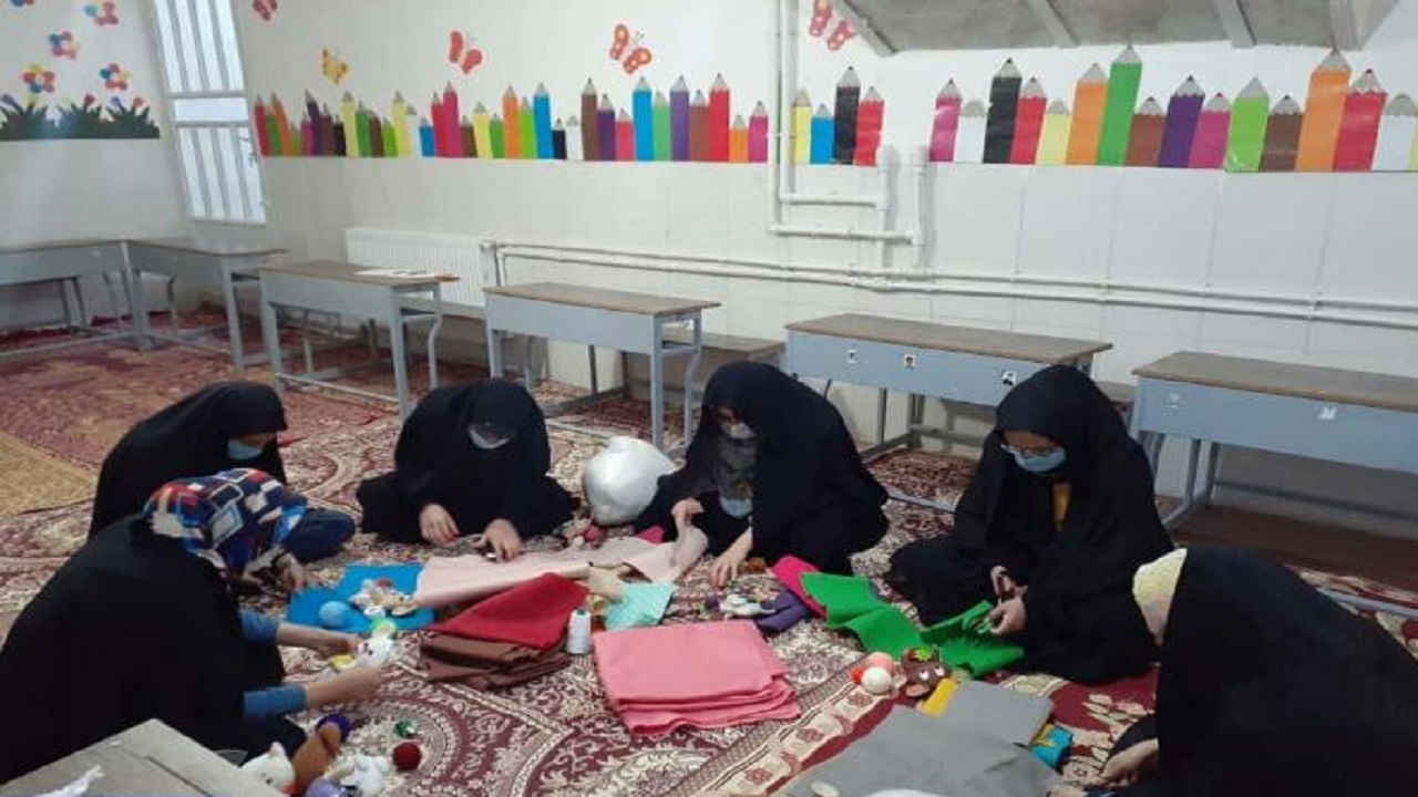 آموزش رایگان صنایع دستی در شهرستان مهریز