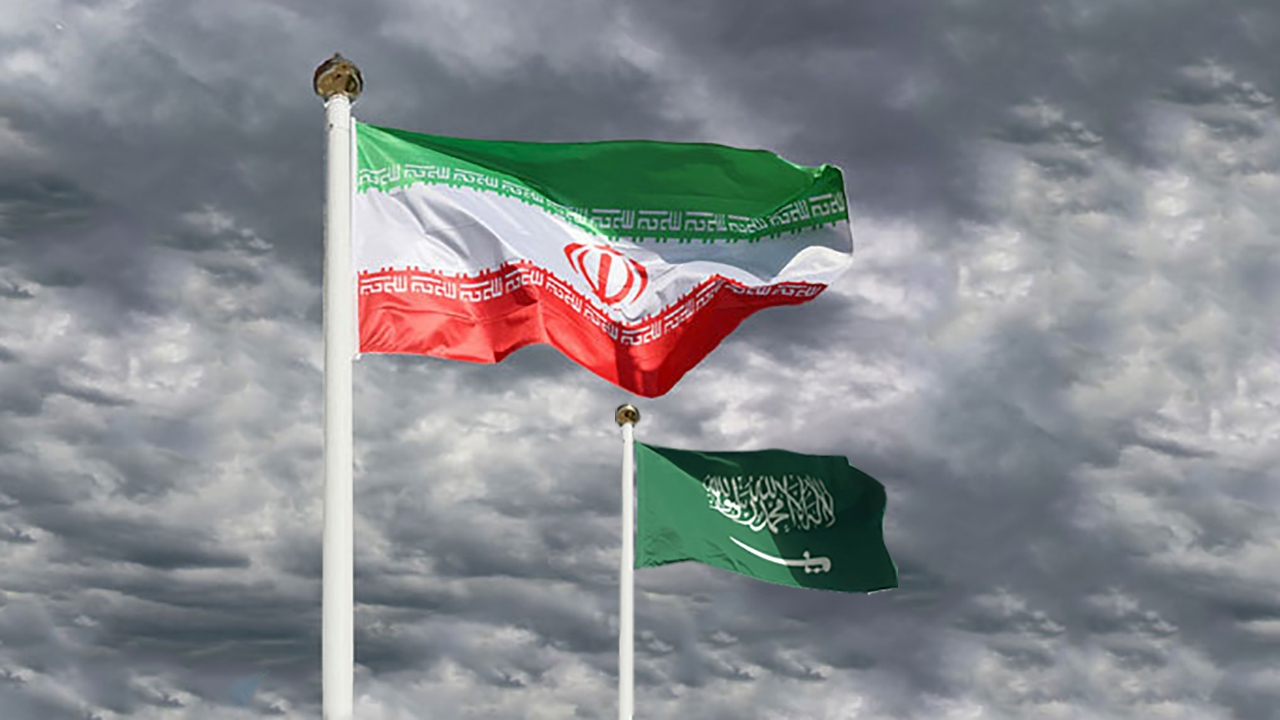 مقایسه قدرت نظامی ایران و عربستان توسط مجری روس + فیلم