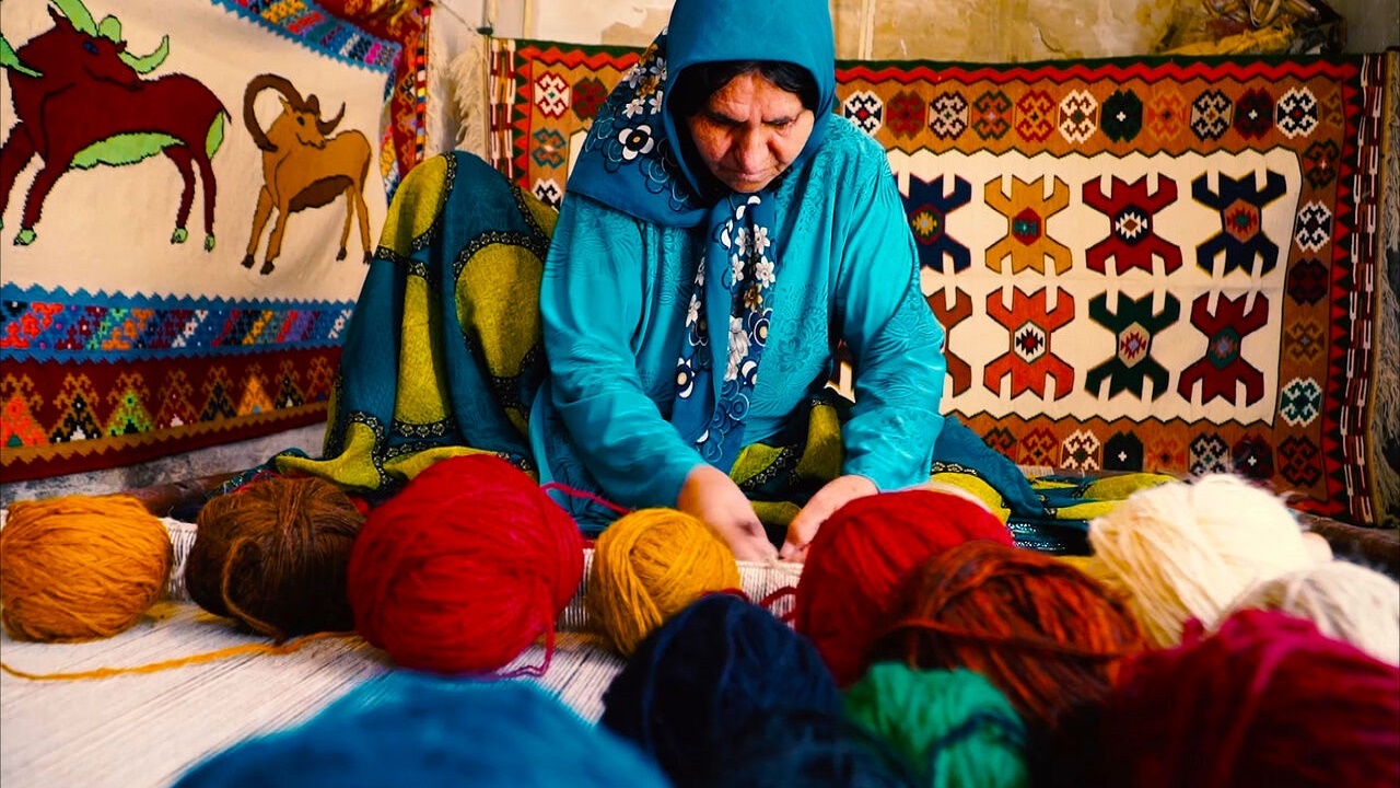 صنایع دستی کهگیلویه و بویراحمد؛ ثمره دستانی که عشق جاری می‌کنند+فیلم