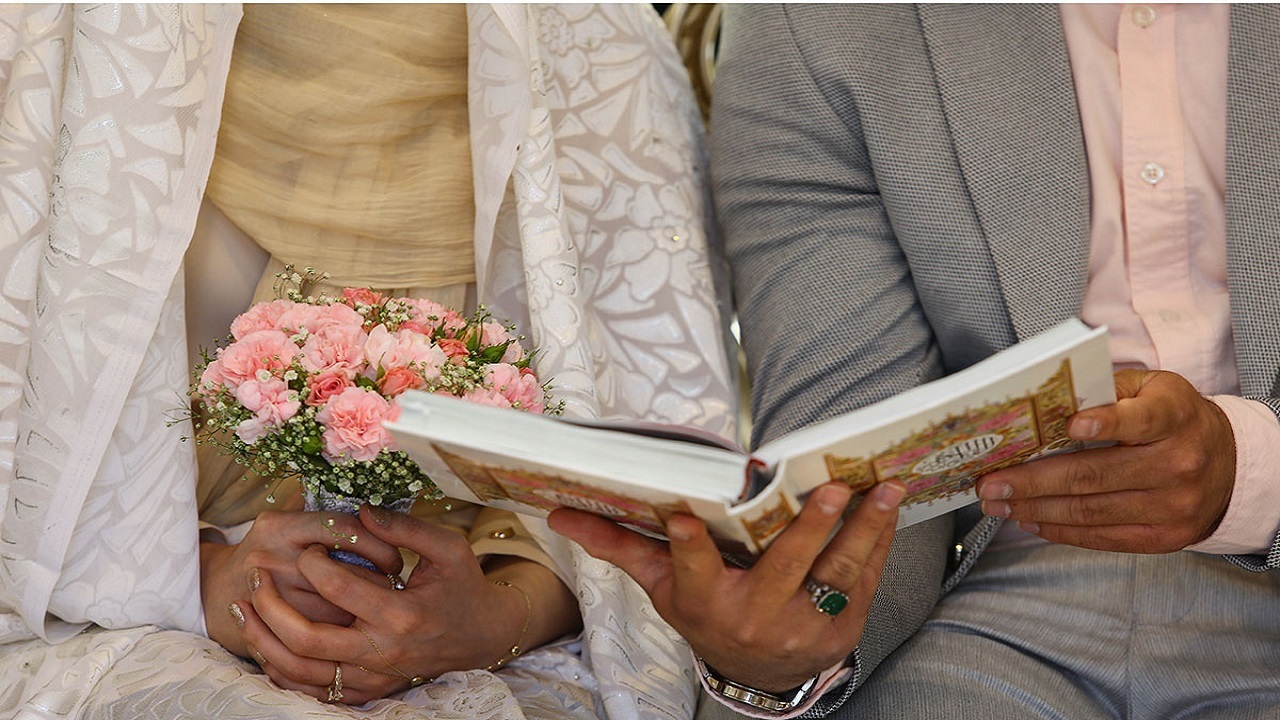 آغاز زندگی مشترک ۴۳ زوج جوان در حرم حضرت معصومه(س)