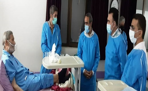 بازدید بامدادی رئیس دانشگاه علوم پزشکی قم از یک مرکز کرونا