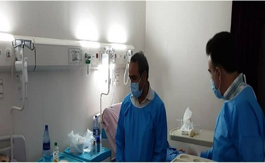 بازدید بامدادی رئیس دانشگاه علوم پزشکی قم از یک مرکز کرونا