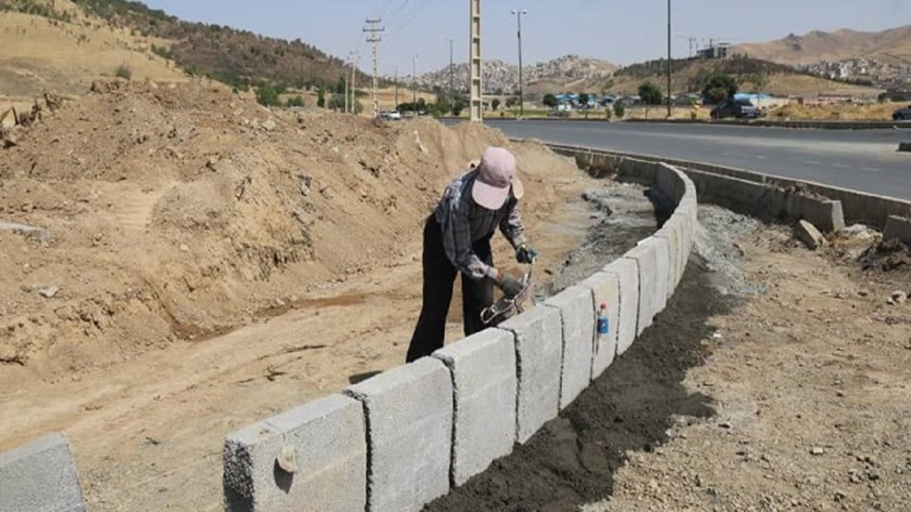 آغاز عملیات احداث میدان اتصال بلوار کردستان به ساحلی سنندج