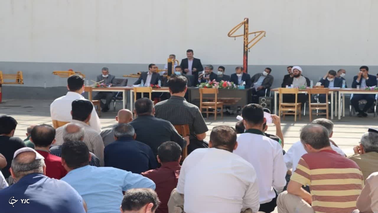 بررسی مشکلات چهره به چهره زندانیان مهاباد