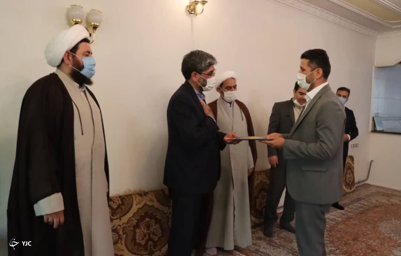 دیدار با دو خانواده شهید مهابادی