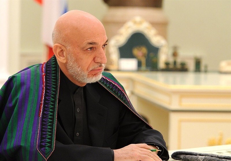 کرزی: جنگ جاری در افغانستان جنگ خارجی ها است/ دولت و طالبان برای رسیدن به یک توافق عجله کنند