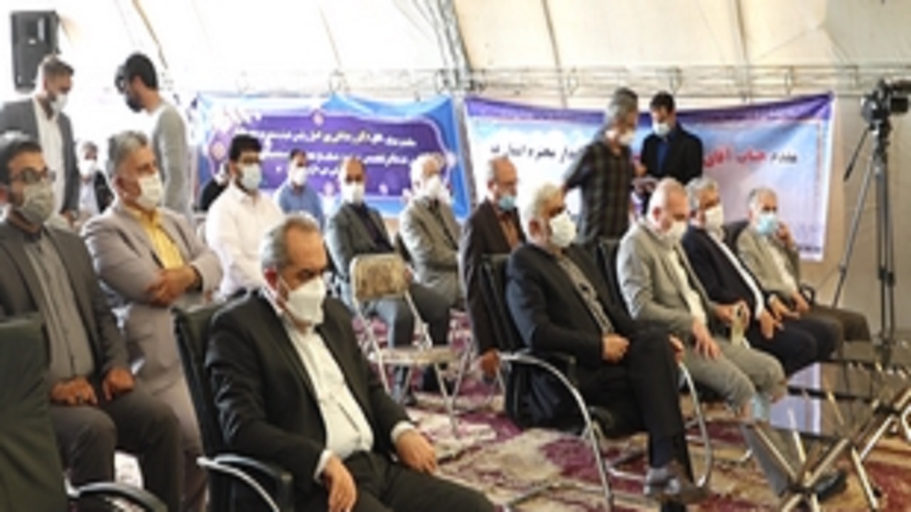 کلنگ زنی ساخت شهرک تخصصی انرژی خورشیدی در قم