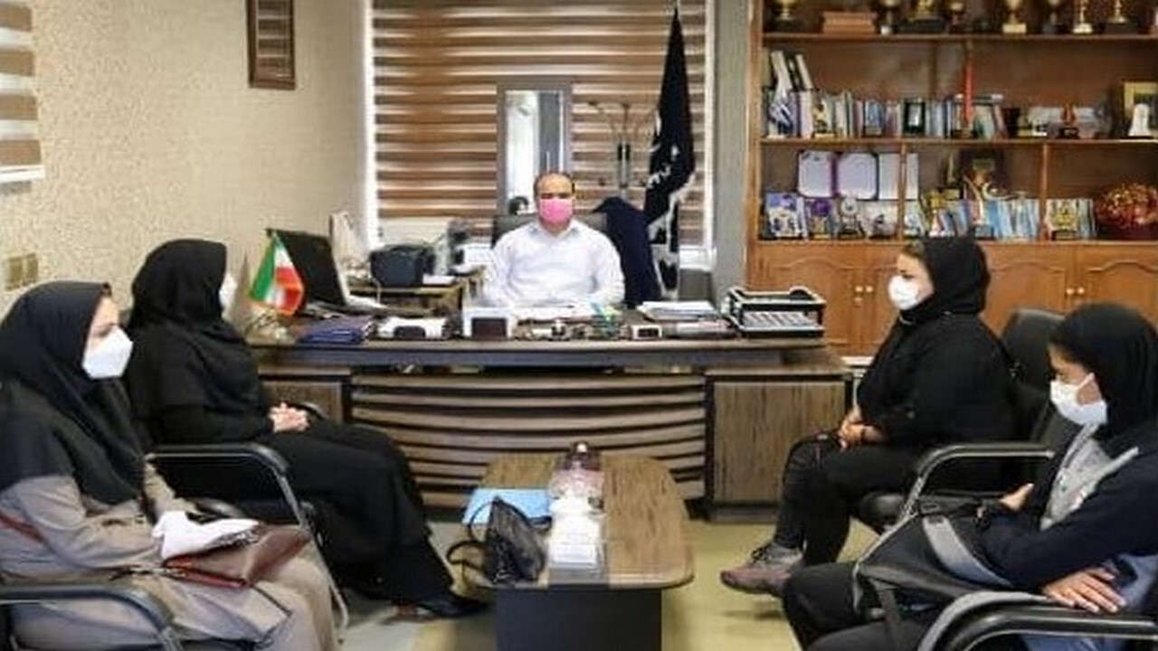 تجلیل از بانوان تیم فوتبال ایلام
