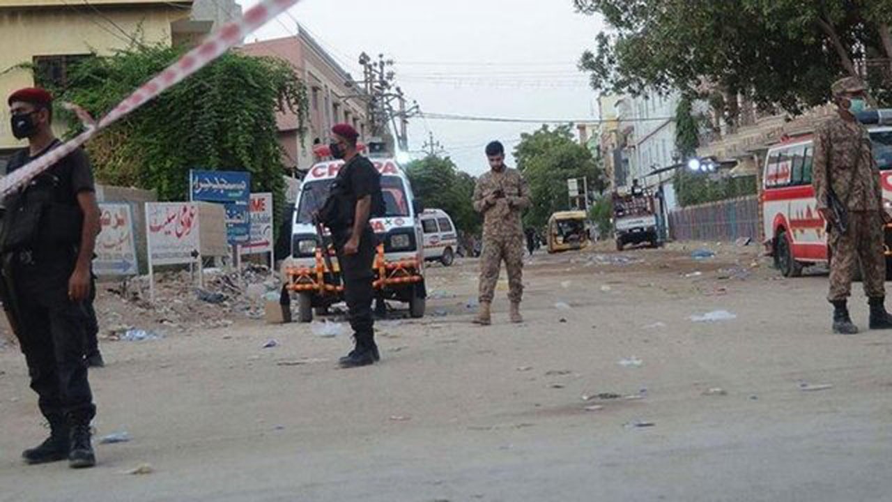 ۸ کشته در انفجار یک اتوبوس در پاکستان