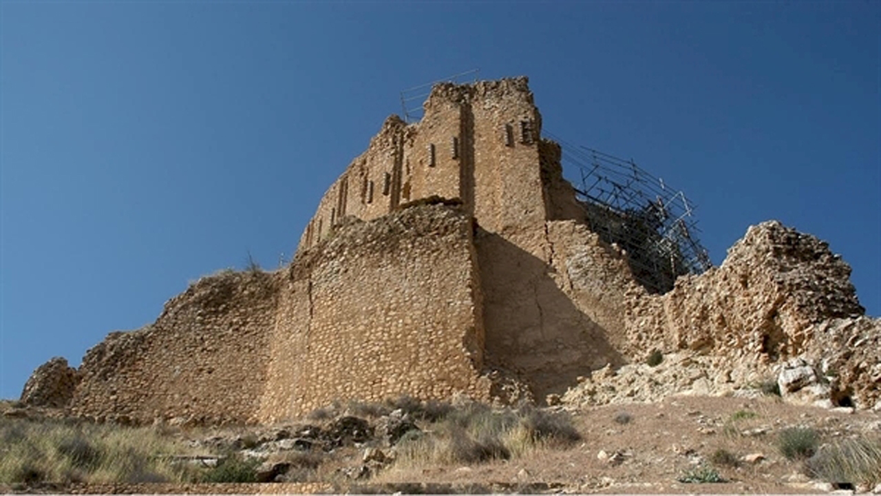 مرمت بنای تاریخی قلعه دختر در فیروزآباد