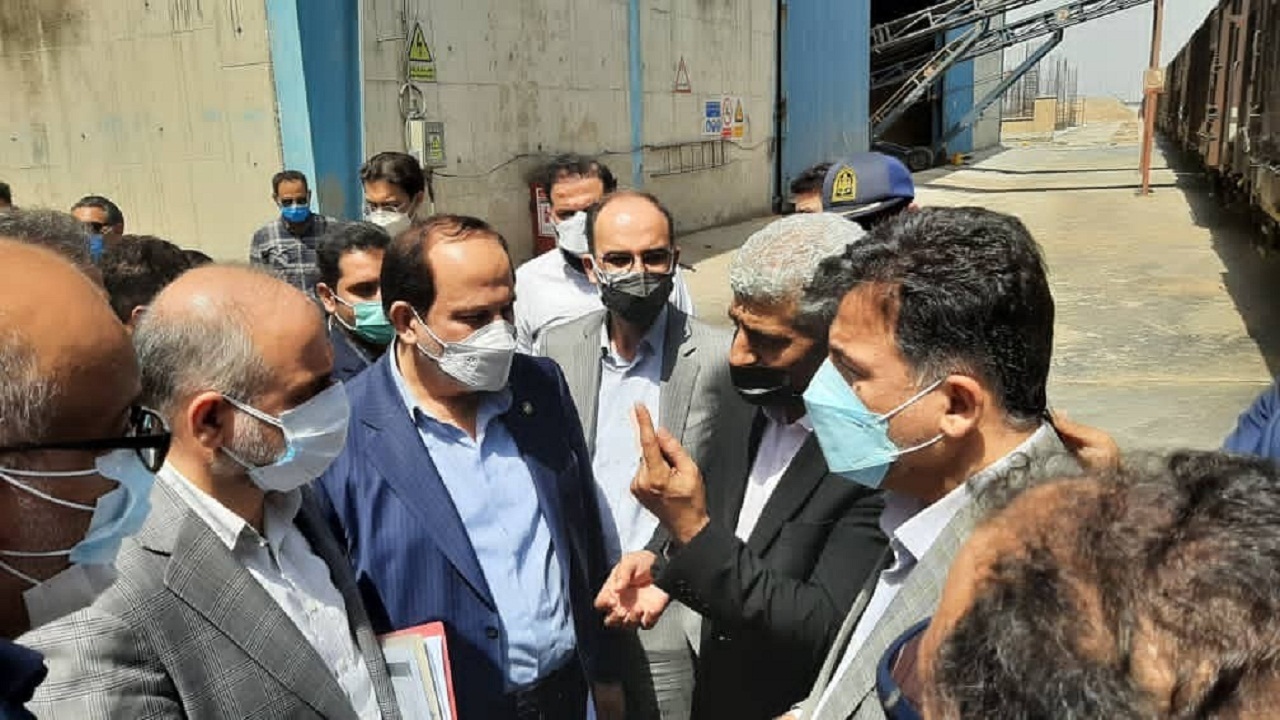 دپوی کالا‌های اساسی مشکل این روز‌های گمرک کشور/ ۴ میلیون و ۸۵۸ هزار تن کالای اساسی در بندر امام خمینی (ره) تخلیه شده است