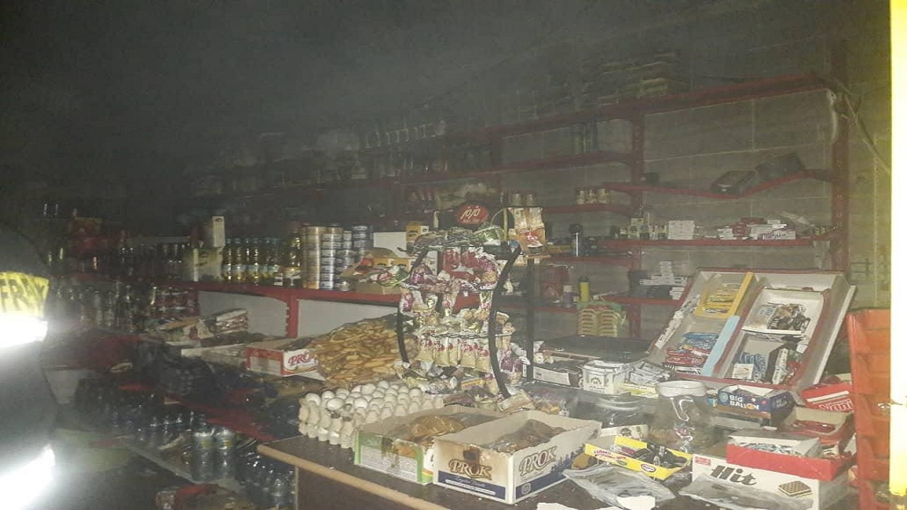 یک سوپر مارکت در خرمشهر دچار حریق شد