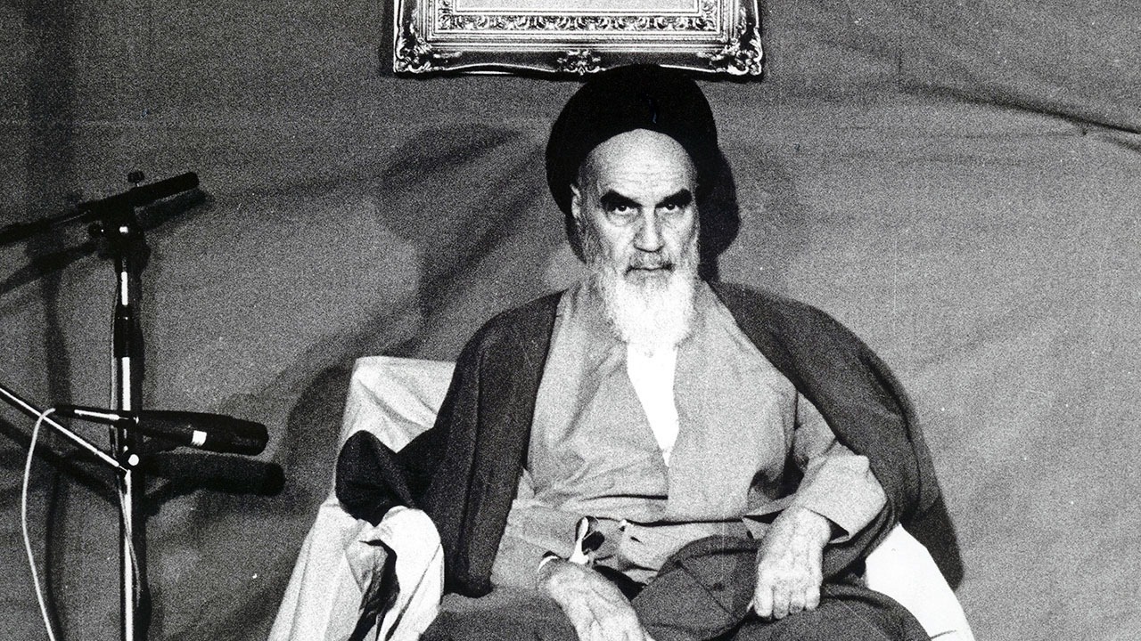 برخورد امام  خمینی(ره) با ستایشگران ایشان چگونه بود؟