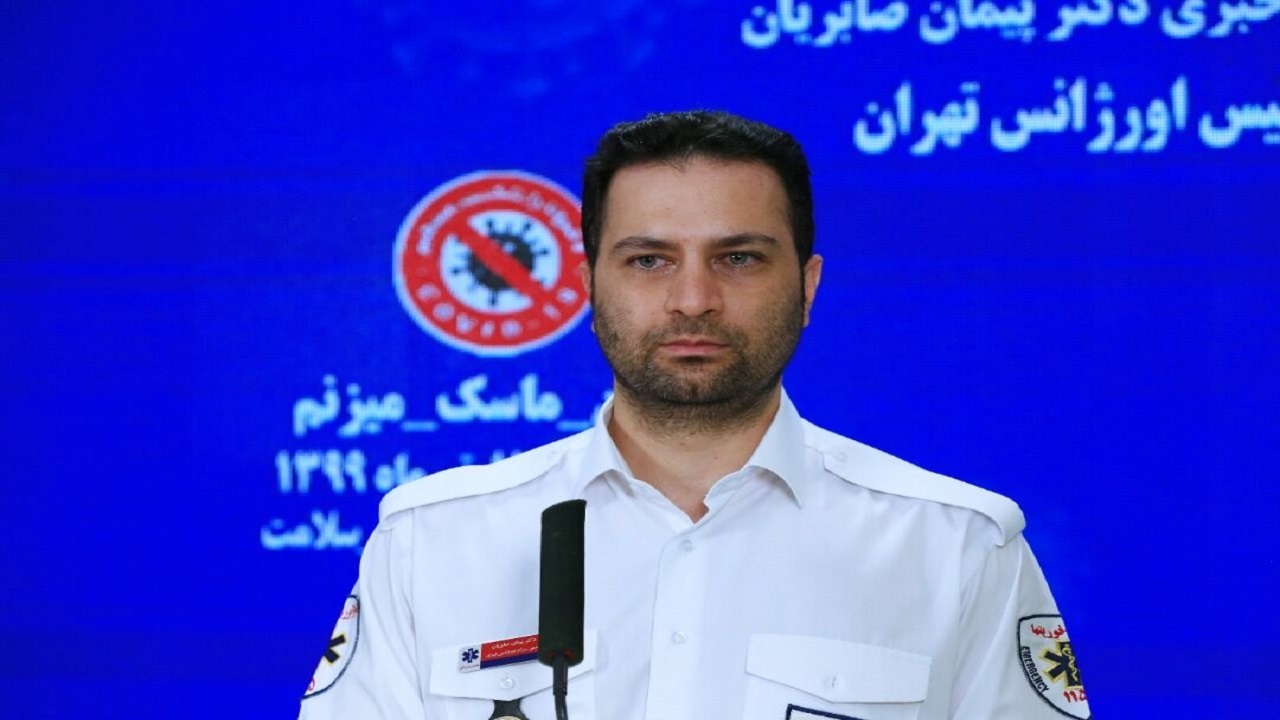 حریق در کارخانه مبل سازی با ۵ فوتی و ۴ مصدوم/ شعله های آتش همچنان زبانه می کشد