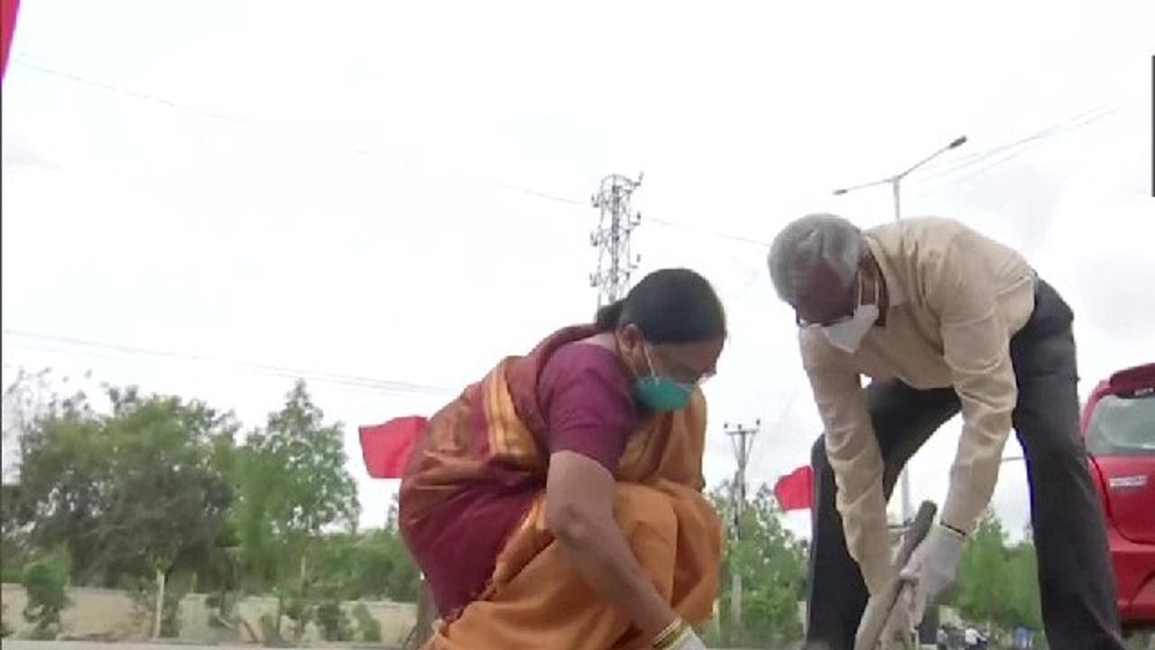 زوجی که در کشورشان، دکتر جاده لقب گرفته اند