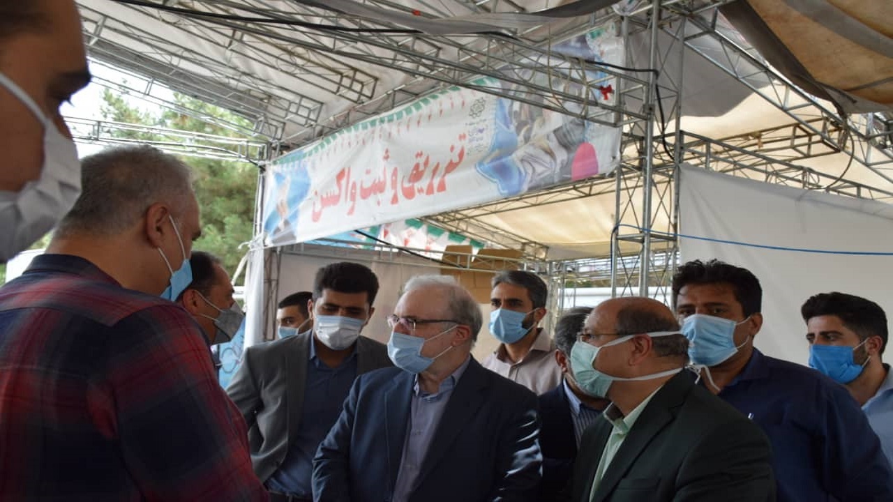 بازدید وزیر بهداشت از مراکز واکسیناسیون کرونا/ نمکی: تعداد شیفت و مراکز تزریق واکسن افزایش پیدا می‌کند