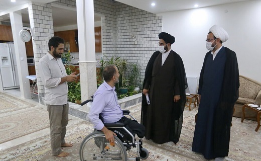 آیت الله اعرافی از جانبازان دوران دفاع مقدس است/ با مدیر حوزه در یک اتاق بستری بودیم