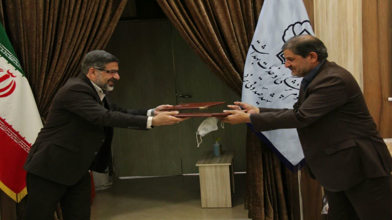 امضاء تفاهم نامه بین کانون خدمت رضوی و دانشگاه علوم پزشکی یزد