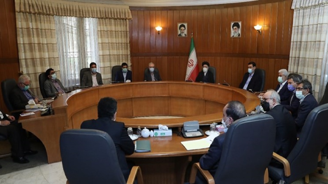 نشست مسئولان و کارشناسان حوزه واکسن کرونا با حجت‌الاسلام رئیسی