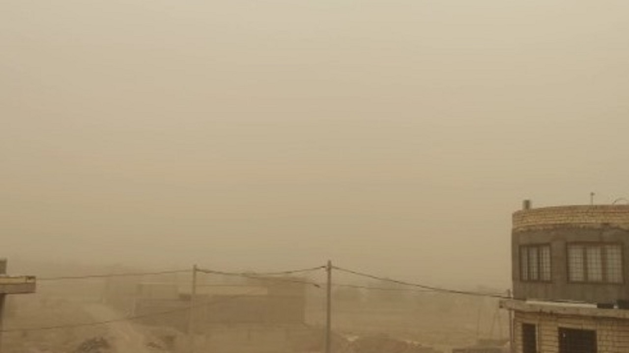 طوفان، شهرستان بافق را زیر خاک برد
