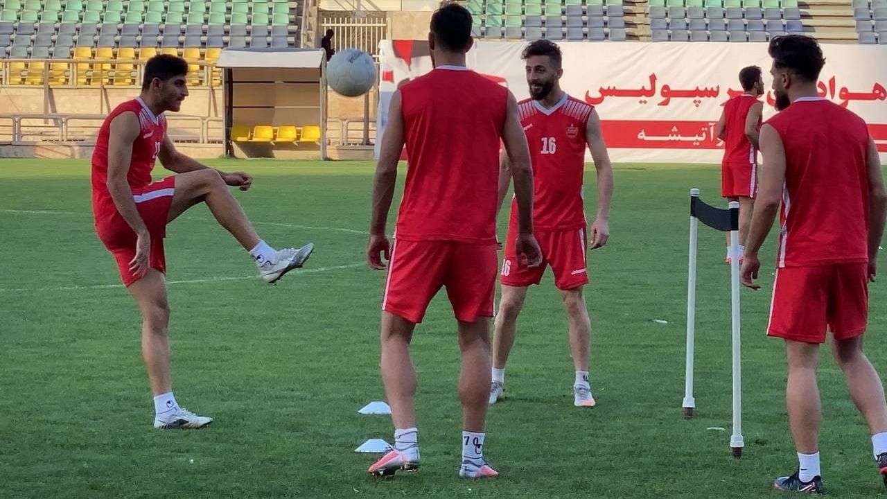 تمرین تیم فوتبال پرسپولیس با انجام یک چالش برگزار شد