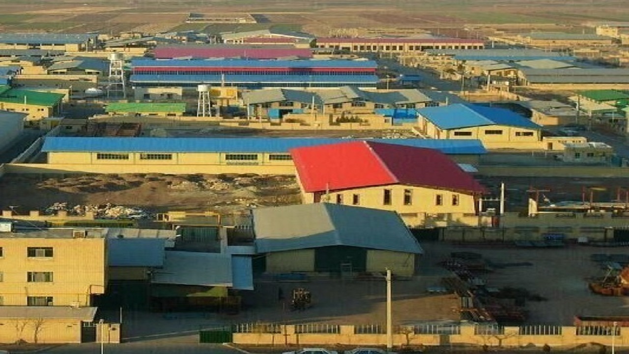 بیش از ۱۴۰ هزار نفر در شهرک‌ها و نواحی صنعتی اصفهان مشغول به کار هستند