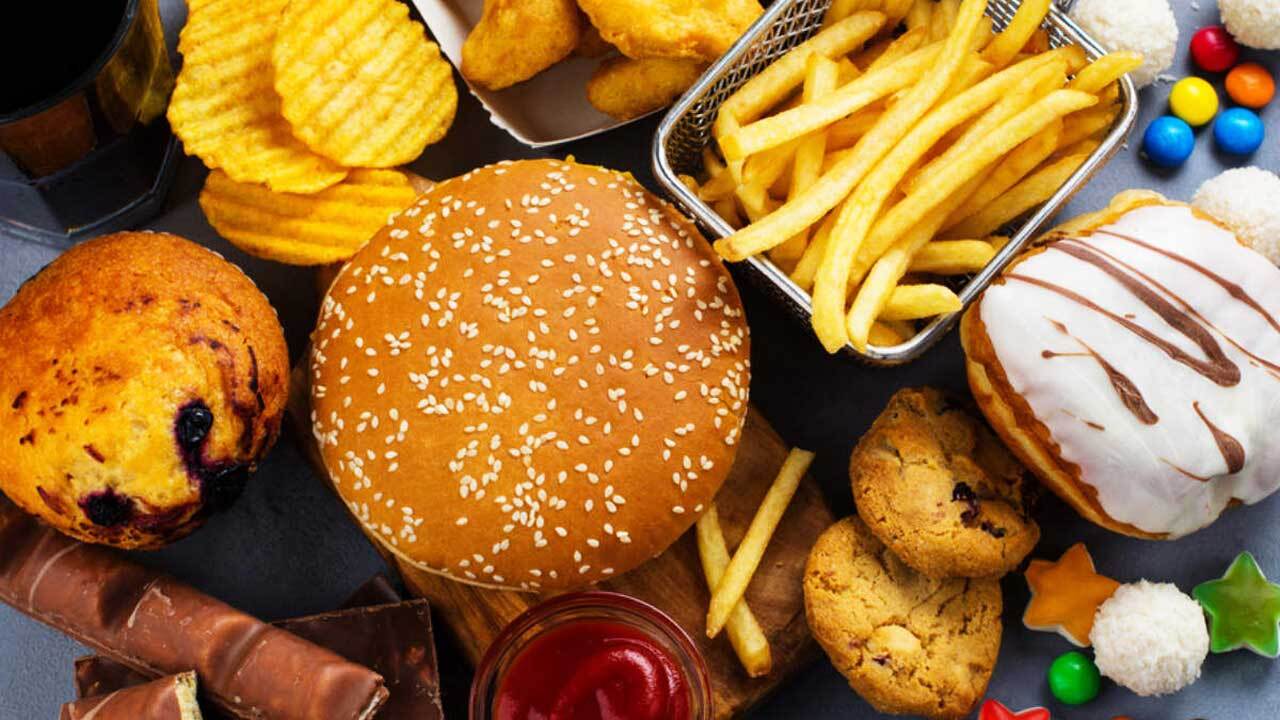 مرگ زود هنگام مردم انگلیس به دلیل مصرف غذاهای ناسالم + فیلم