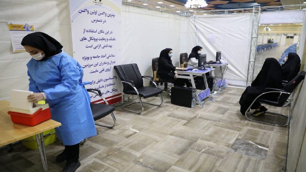 انتقال مرکز شماره (۴) واکسیناسیون کرونا به محل دائمی نمایشگاه بین المللی قم